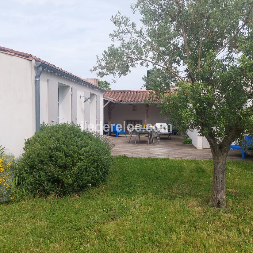 Photo 1: An accomodation located in Les Portes-en-Ré on ile de Ré.