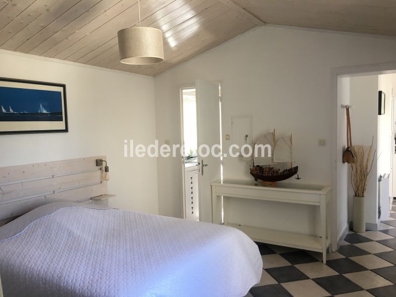 Photo 8: An accomodation located in Sainte-Marie-de-Ré on ile de Ré.