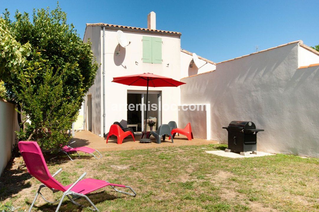 Photo 15: An accomodation located in La Flotte-en-Ré on ile de Ré.