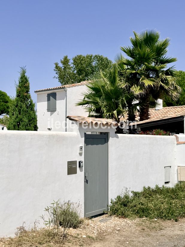 Photo 7: An accomodation located in La Couarde-sur-mer on ile de R&eacute;.