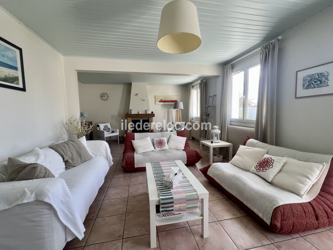 Photo 5: An accomodation located in Saint-Martin-de-R&eacute; on ile de R&eacute;.