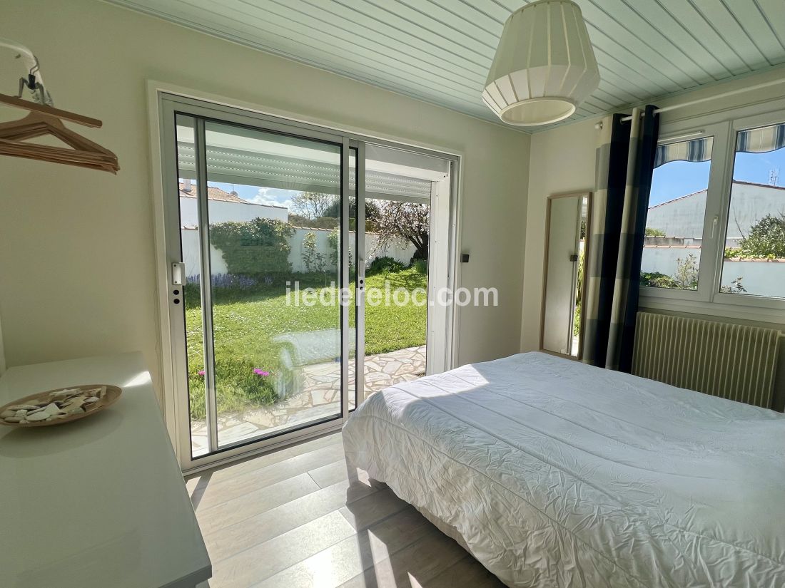 Photo 14: An accomodation located in Saint-Martin-de-R&eacute; on ile de R&eacute;.
