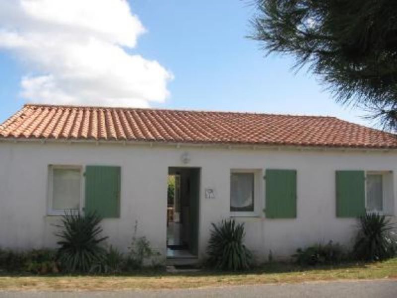 Photo 8: An accomodation located in Le Bois-Plage-en-Ré on ile de Ré.