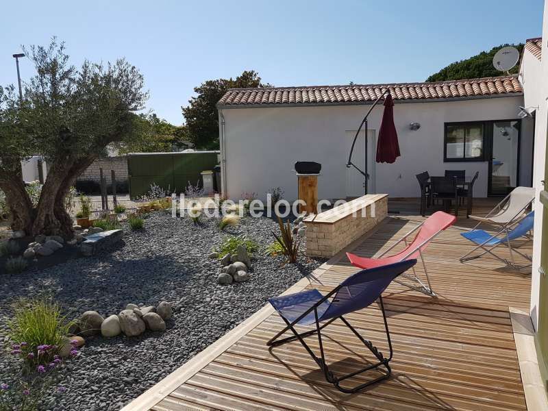 Photo 12: An accomodation located in Le Bois-Plage-en-Ré on ile de Ré.