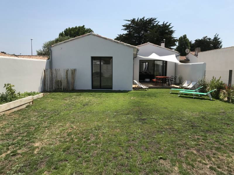 Photo 16: An accomodation located in Le Bois-Plage-en-Ré on ile de Ré.