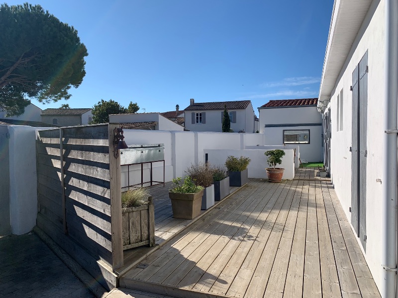 Photo 11: An accomodation located in La Couarde-sur-mer on ile de Ré.