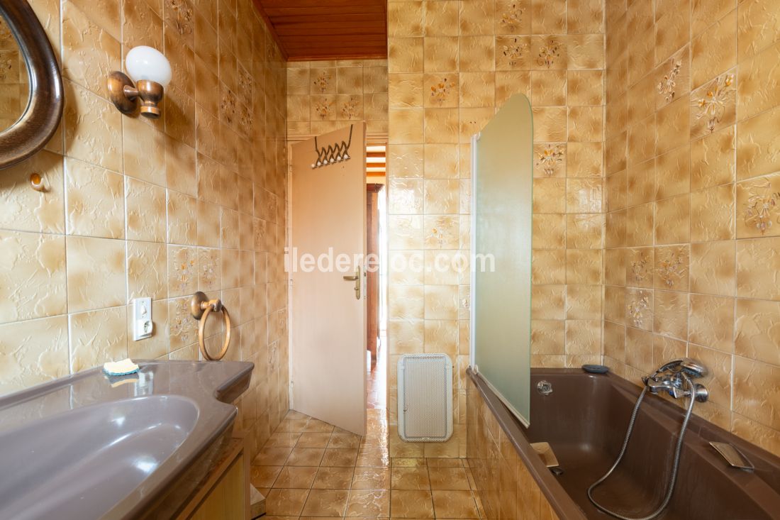 Photo 33: An accomodation located in Le Bois-Plage-en-R&eacute; on ile de R&eacute;.