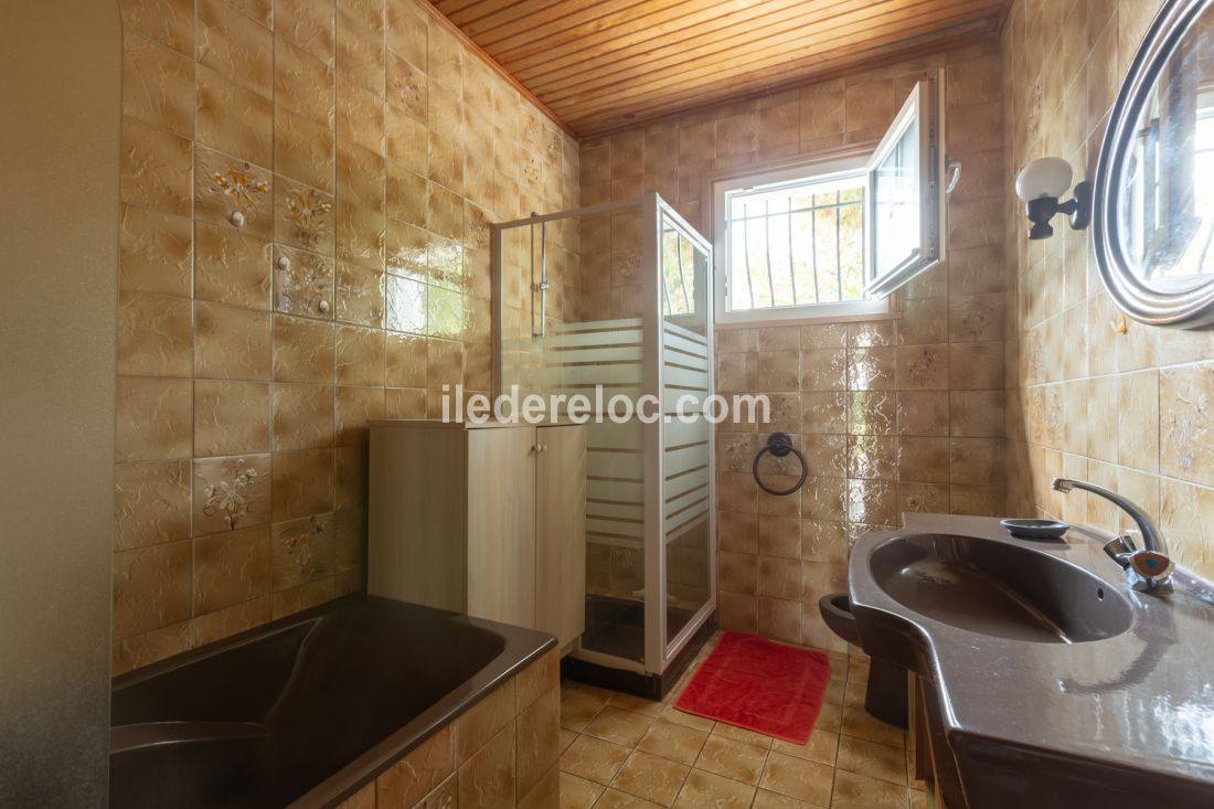 Photo 35: An accomodation located in Le Bois-Plage-en-R&eacute; on ile de R&eacute;.