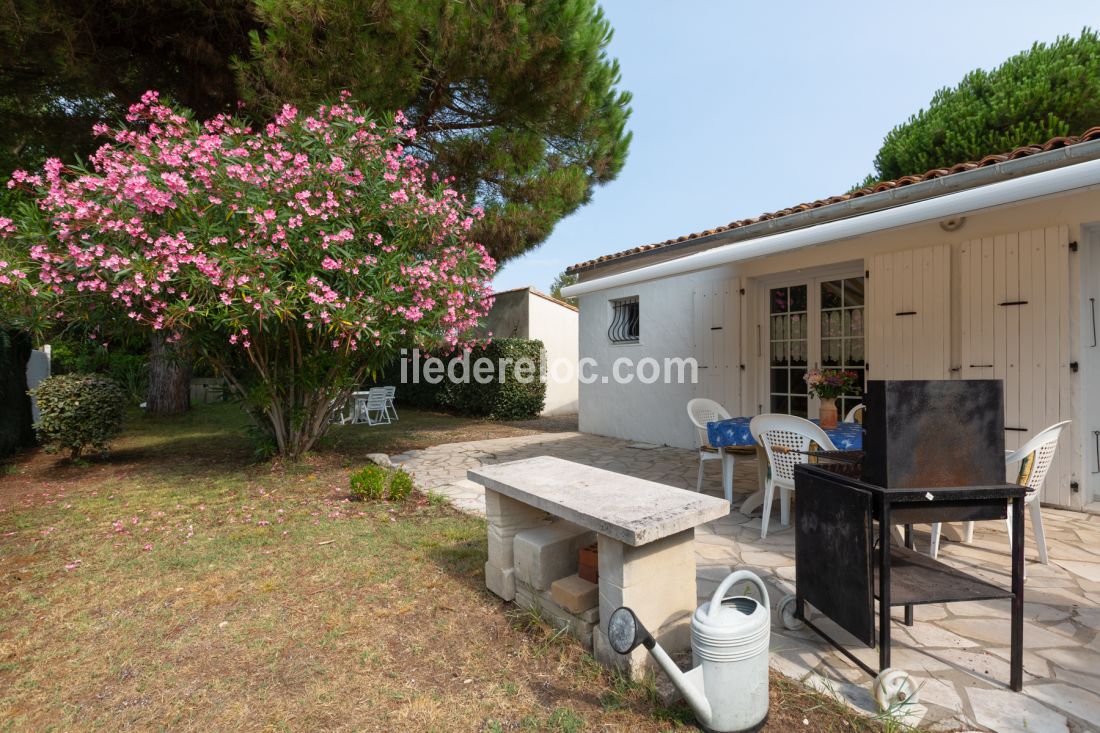 Photo 6: An accomodation located in Le Bois-Plage-en-R&eacute; on ile de R&eacute;.