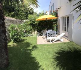 Ile de Ré:Rare - house and garden plein sud with parking intra-muros