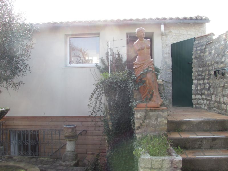 Photo 16: An accomodation located in La Flotte-en-Ré on ile de Ré.