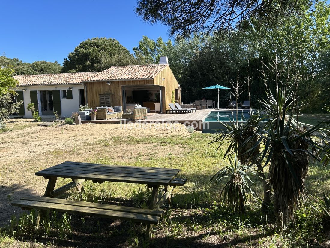 Photo 6: An accomodation located in Le Bois-Plage-en-Ré on ile de Ré.