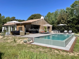 Ile de R&eacute;:Villa in the dunes with heated pool, beach access 100m away
