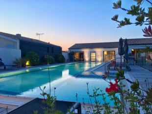 ile de ré Luxurious villa of architect 350 m2, splendid swimming pool (20x5m), cinema room