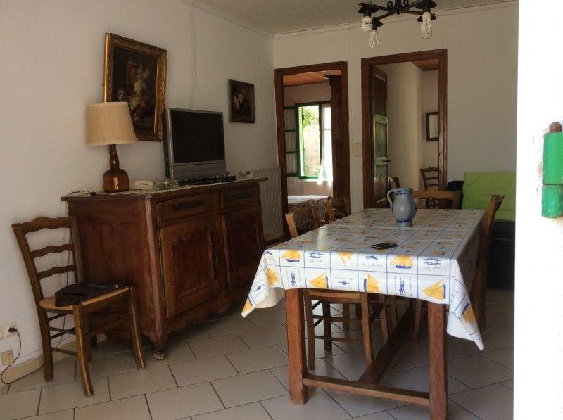 Photo 6: An accomodation located in La Couarde-sur-mer on ile de Ré.