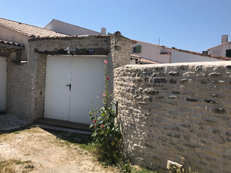 Photo 21: An accomodation located in La Flotte-en-Ré on ile de Ré.