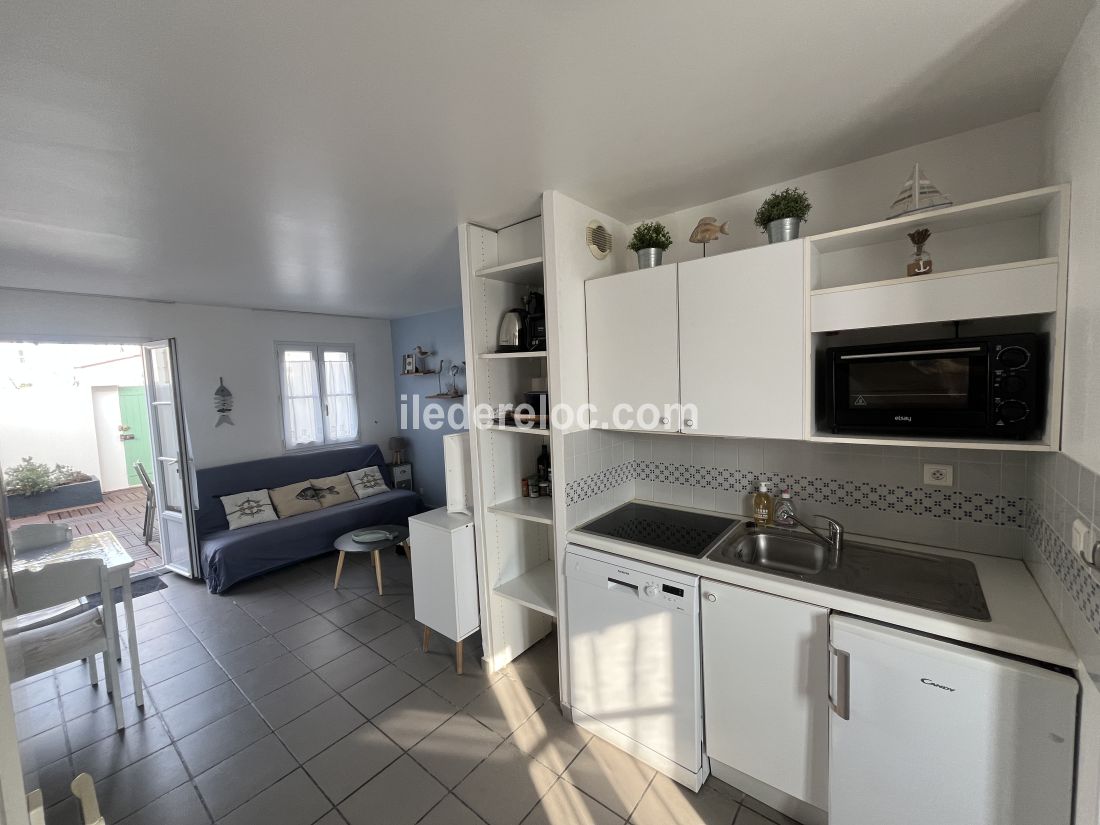 Photo 6: An accomodation located in La Flotte-en-R&eacute; on ile de R&eacute;.