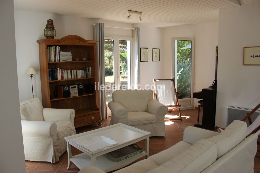 Photo 7: An accomodation located in Les Portes-en-Ré on ile de Ré.
