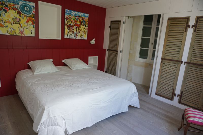 Photo 11: An accomodation located in La Couarde-sur-mer on ile de Ré.