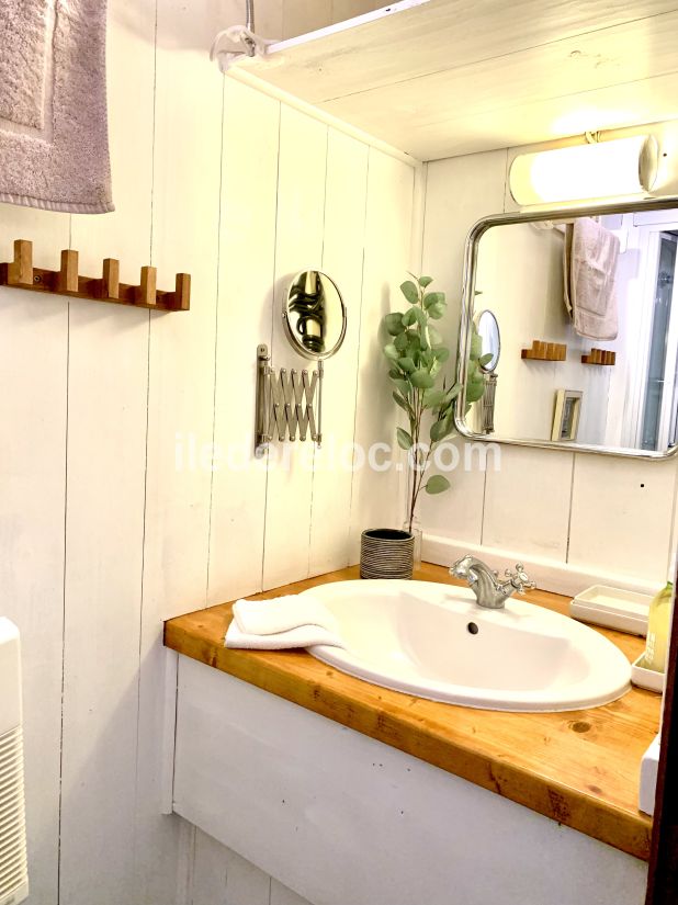 Photo 20: An accomodation located in Sainte-Marie-de-R&eacute; on ile de R&eacute;.