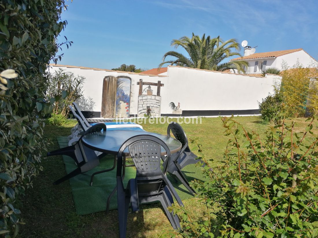 Photo 10: An accomodation located in La Flotte-en-Ré on ile de Ré.