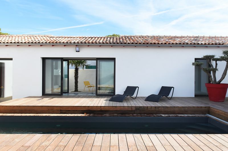 ile de ré Premium villa in a prime location with heated pool and spa