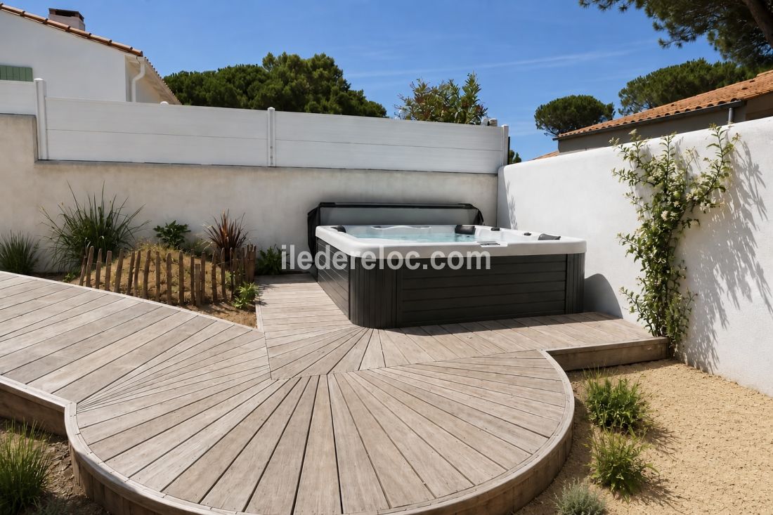 Photo 32: An accomodation located in Le Bois-Plage-en-R&eacute; on ile de R&eacute;.