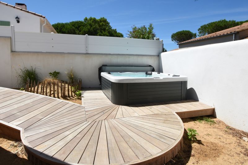 Photo 31: An accomodation located in Le Bois-Plage-en-Ré on ile de Ré.