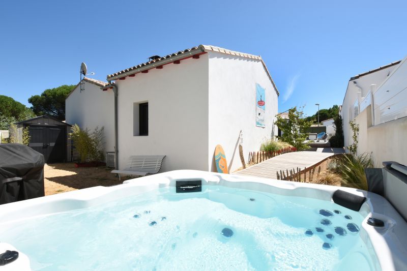 Photo 32: An accomodation located in Le Bois-Plage-en-Ré on ile de Ré.