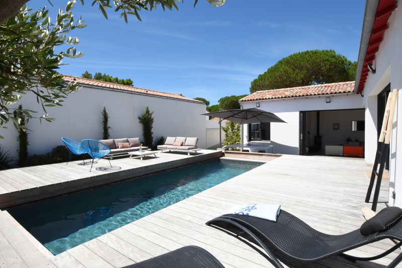 Photo 5: An accomodation located in Le Bois-Plage-en-Ré on ile de Ré.