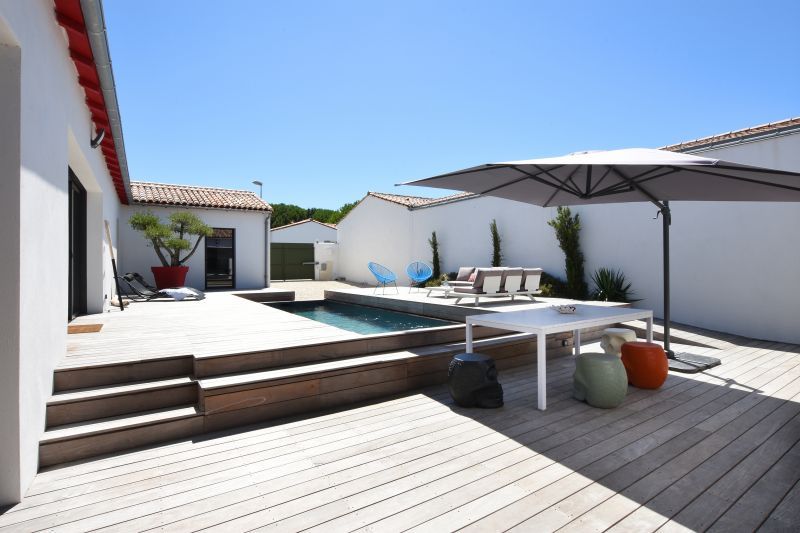 Photo 8: An accomodation located in Le Bois-Plage-en-Ré on ile de Ré.