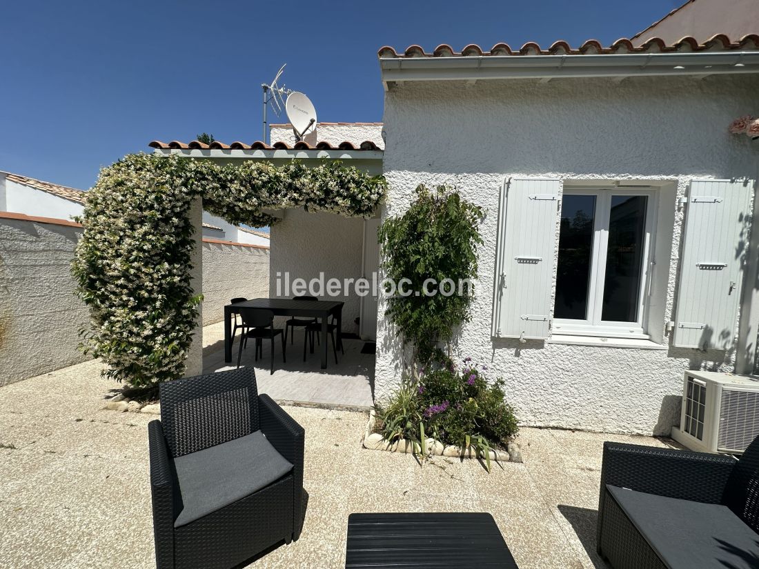 Photo 4: An accomodation located in Sainte-Marie-de-R&eacute; on ile de R&eacute;.