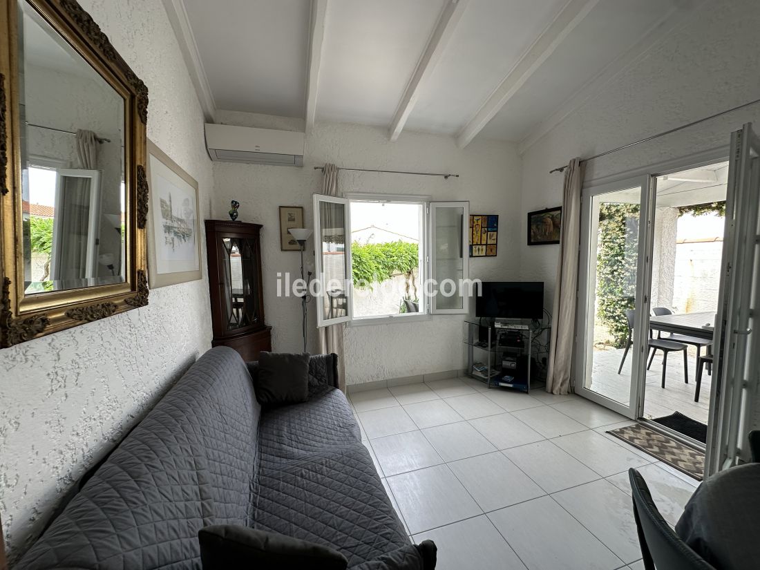 Photo 9: An accomodation located in Sainte-Marie-de-R&eacute; on ile de R&eacute;.