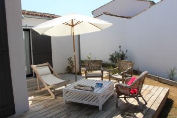 Ile de Ré:300 m from the beach and shops, village house for 6/8 people, 3 bedrooms