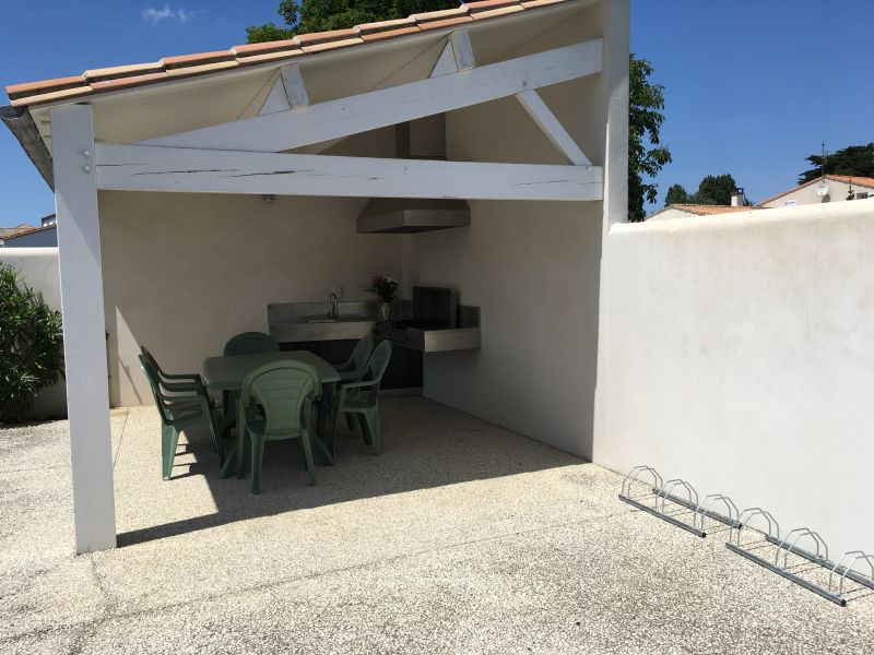 Photo 16: An accomodation located in La Flotte-en-Ré on ile de Ré.