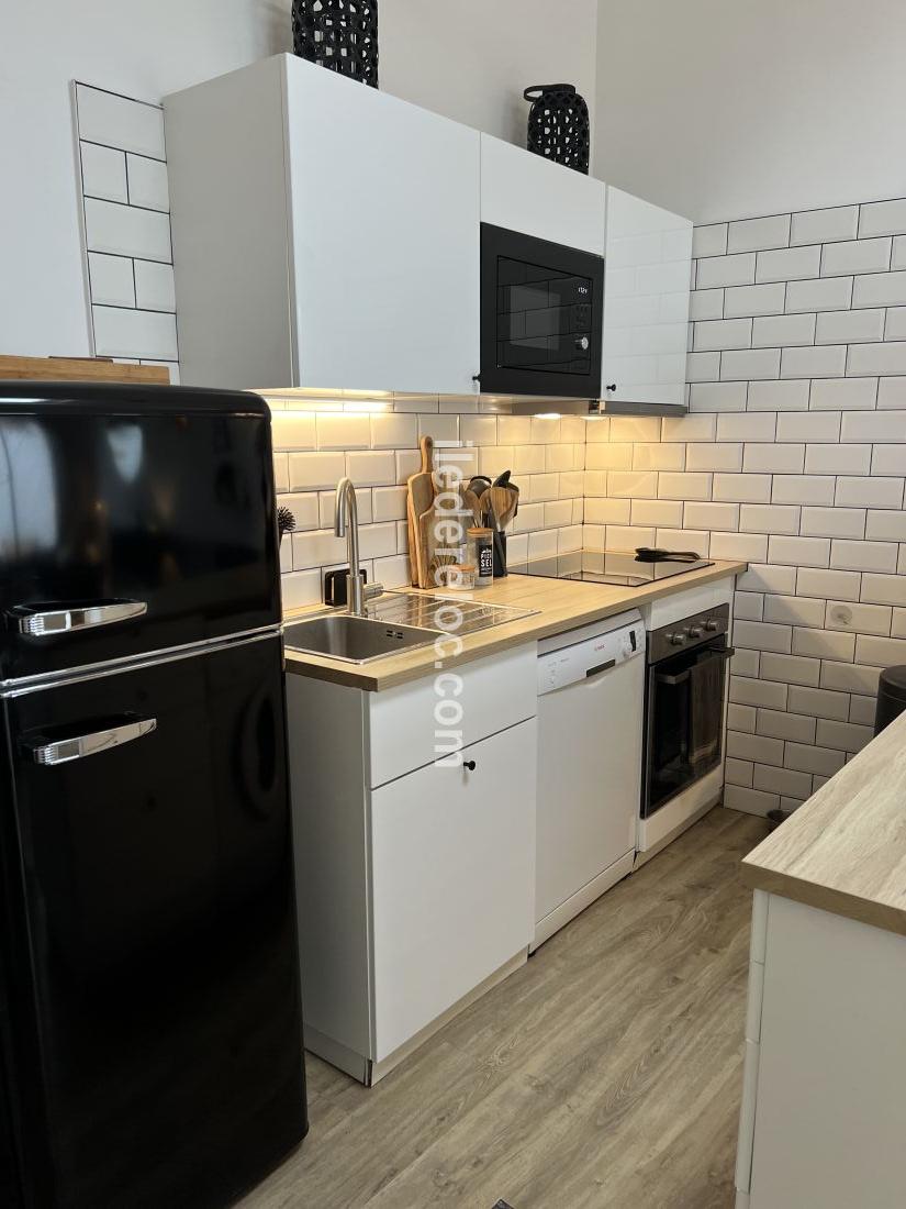 Photo 8: An accomodation located in La Couarde-sur-mer on ile de R&eacute;.