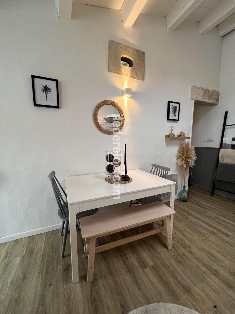 Photo 6: An accomodation located in La Couarde-sur-mer on ile de R&eacute;.