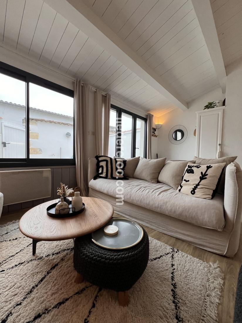 Photo 4: An accomodation located in La Couarde-sur-mer on ile de R&eacute;.