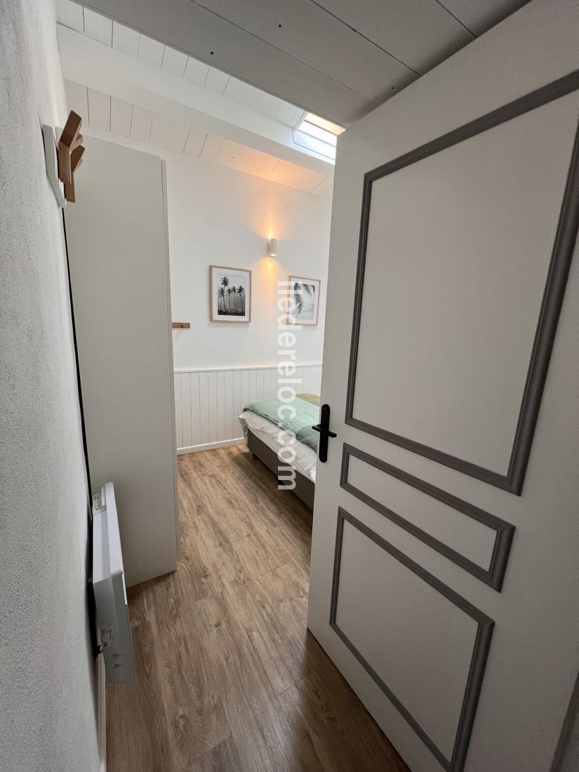 Photo 10: An accomodation located in La Couarde-sur-mer on ile de R&eacute;.