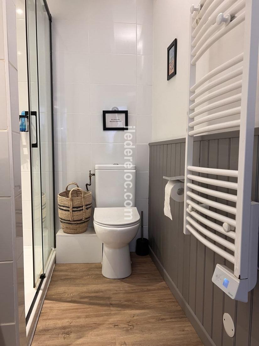 Photo 20: An accomodation located in La Couarde-sur-mer on ile de R&eacute;.