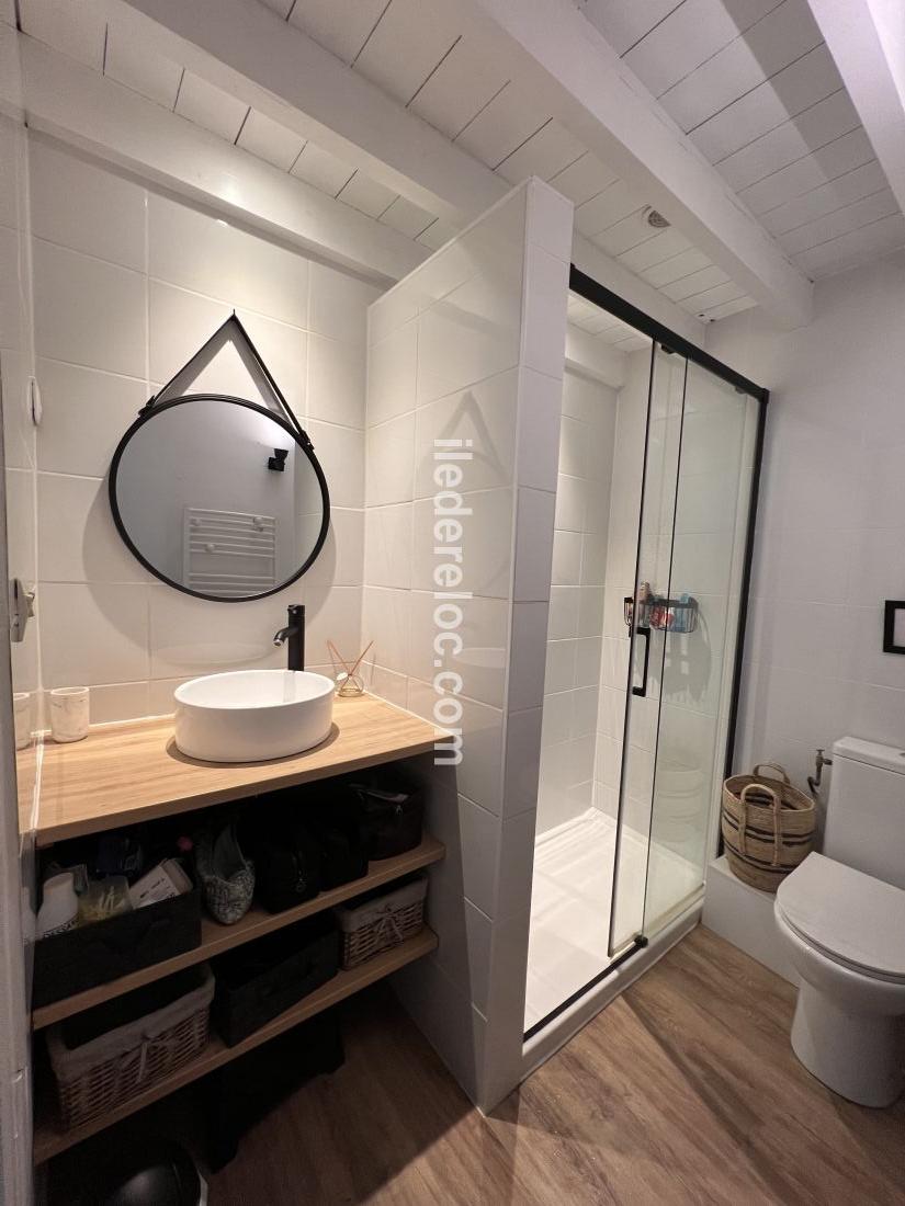 Photo 19: An accomodation located in La Couarde-sur-mer on ile de R&eacute;.