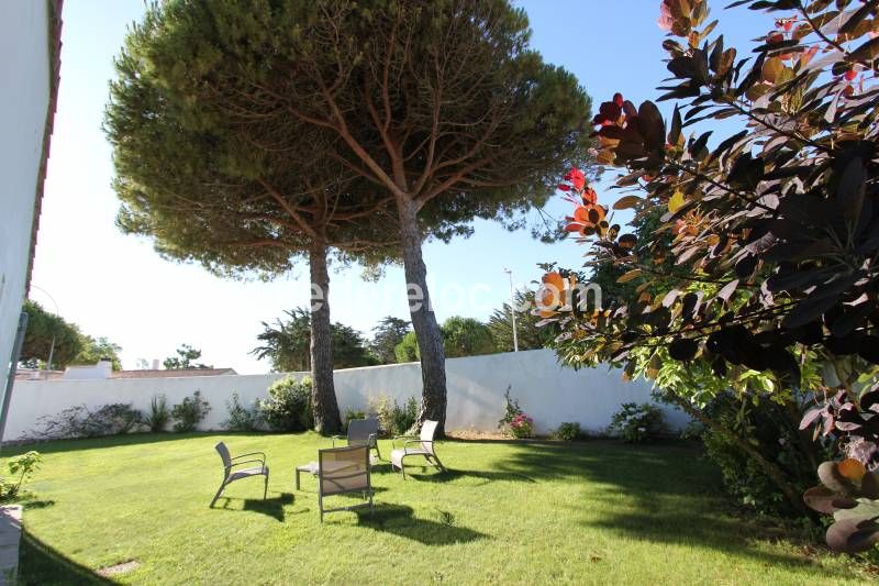 Photo 7: An accomodation located in Le Bois-Plage-en-Ré on ile de Ré.