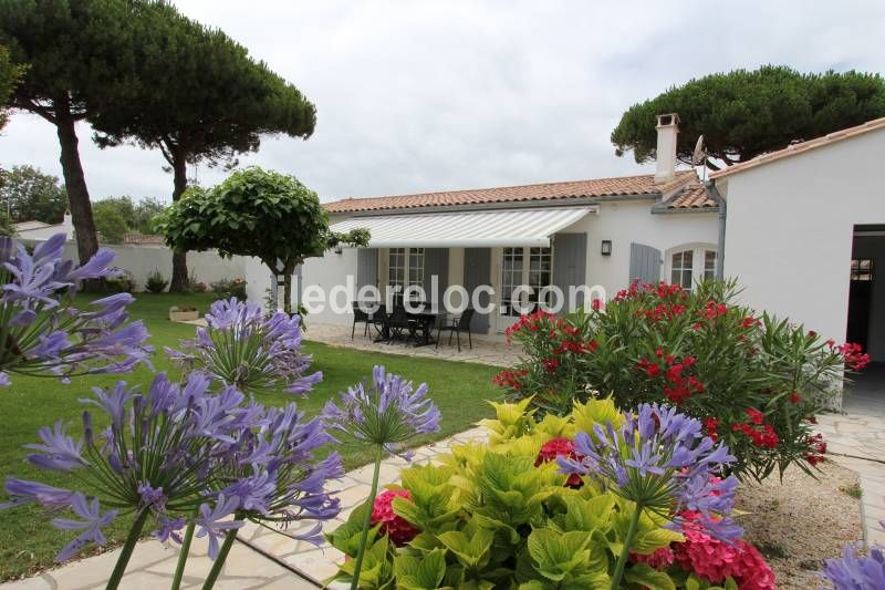 Photo 5: An accomodation located in Le Bois-Plage-en-Ré on ile de Ré.