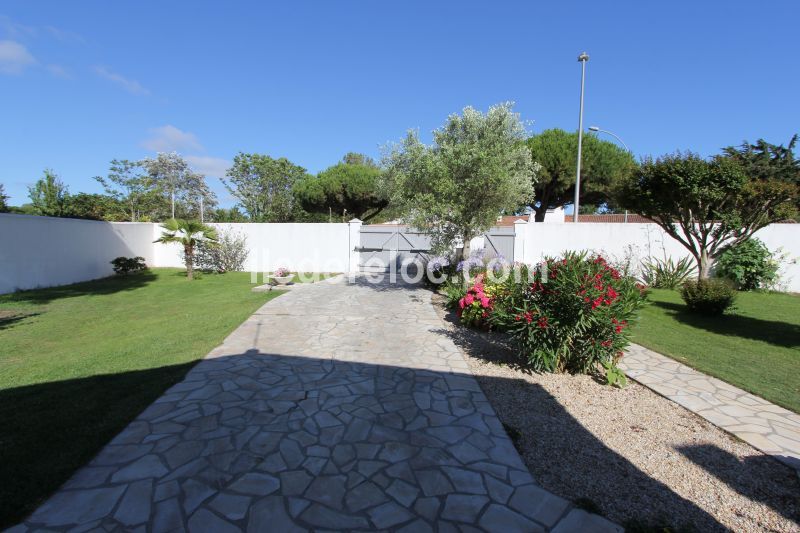 Photo 6: An accomodation located in Le Bois-Plage-en-Ré on ile de Ré.