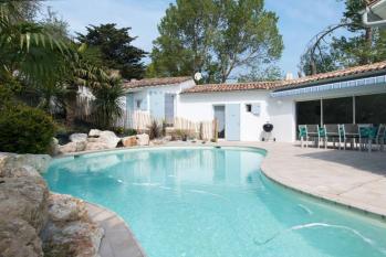 Ile de Ré:Beautiful villa with heated pool, 100m from the beach gollandieres!
