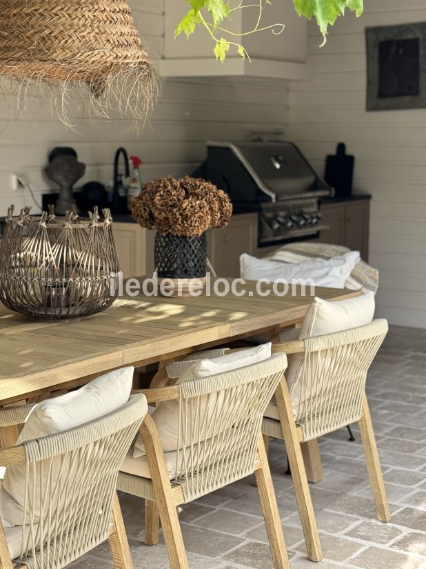 Photo 13: An accomodation located in Saint-Martin-de-R&eacute; on ile de R&eacute;.