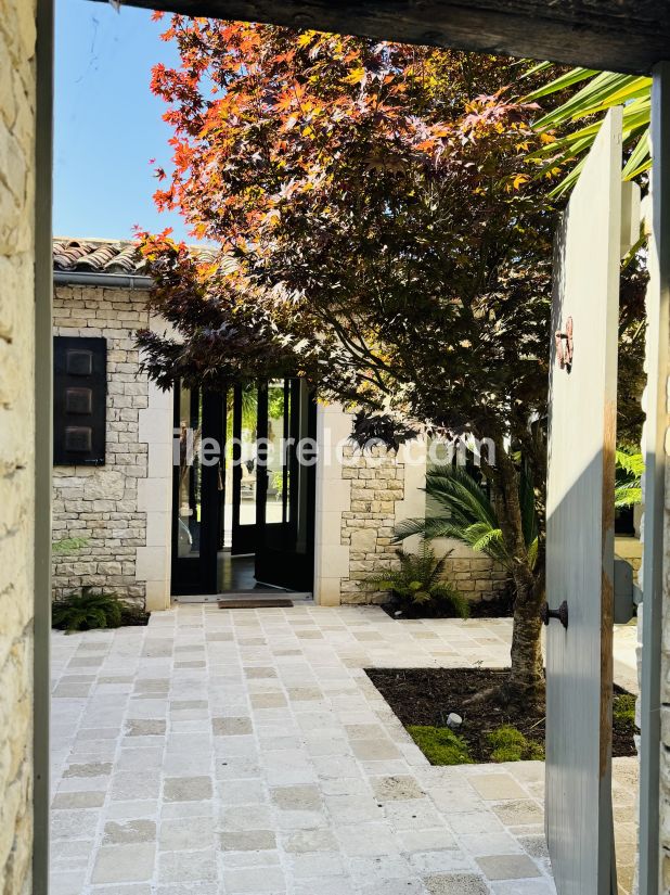 Photo 16: An accomodation located in Saint-Martin-de-R&eacute; on ile de R&eacute;.