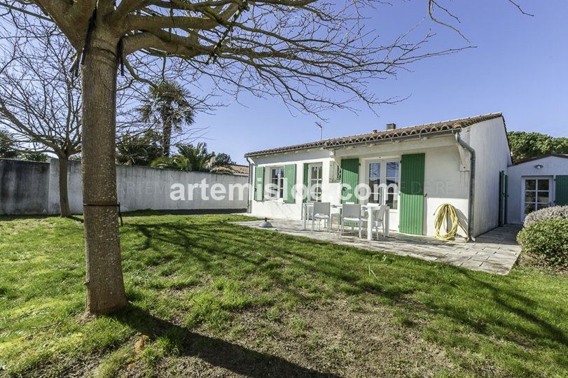 Photo 7: An accomodation located in Le Bois-Plage-en-Ré on ile de Ré.