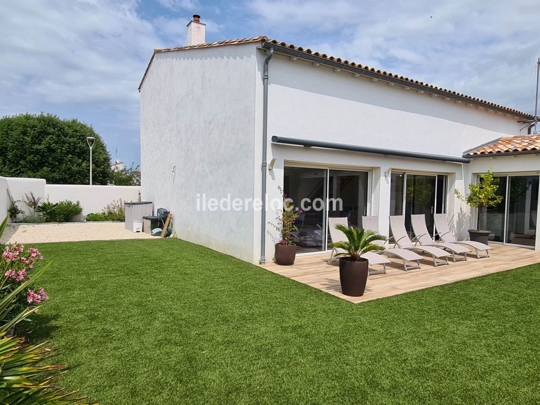 Photo 7: An accomodation located in Saint-Martin-de-Ré on ile de Ré.