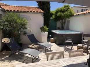 ile de ré Charming house for rent for rent jacuzzi 6 to 9 people 200m from the beach